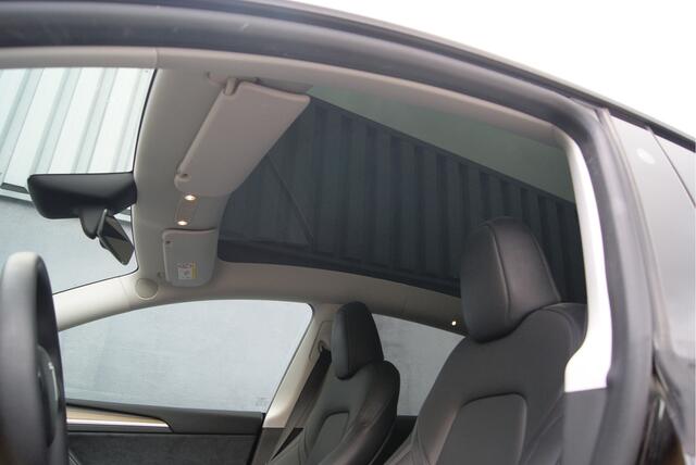 Tesla Model Y Long Range RWD 75 kWh Autopilot/Panoramdak
