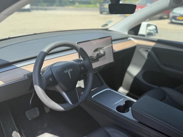 Tesla Model Y Long Range RWD 75 kWh LONG RANGE AWD FSD! VAN: 46.900,- VOOR: 43.877,- | FULL SELF DRIVE OP DE AUTO (UNIEK, GEEN ABONNEMENT MAAR GEKOCHT )|