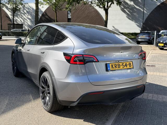 Tesla Model Y Long Range AWD 75 kWh SOH 94%| QUICKSILVER!| TESLA FABRIEKSGARANTIE TOT 04-2028/ 80.000KM | FABRIEKSGARANTIE OP ACCU & AANDRIJFLIJN TOT 2032 OF 192.000 KM | BTW VERREKENBAAR