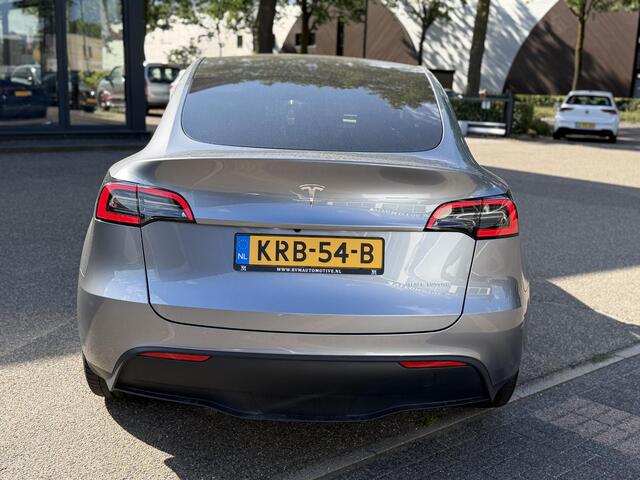 Tesla Model Y Long Range AWD 75 kWh SOH 94%| QUICKSILVER!| TESLA FABRIEKSGARANTIE TOT 04-2028/ 80.000KM | FABRIEKSGARANTIE OP ACCU & AANDRIJFLIJN TOT 2032 OF 192.000 KM | BTW VERREKENBAAR