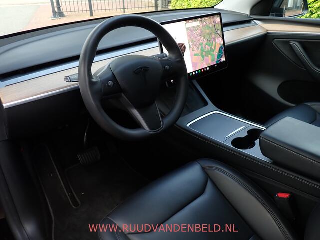 Tesla Model Y Long Range AWD 75kWh 20-INCH / TREKHAAK