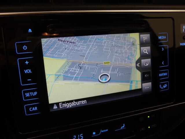 Toyota AURIS 1.8 Hybrid Dynamic Ultimate CAMERA / STOELVERW / DAB+ / PDC / BLUETOOTH / CRUISE / NL-AUTO .