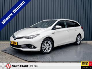 toyota-auris-1.8-hybrid-dynamic--c