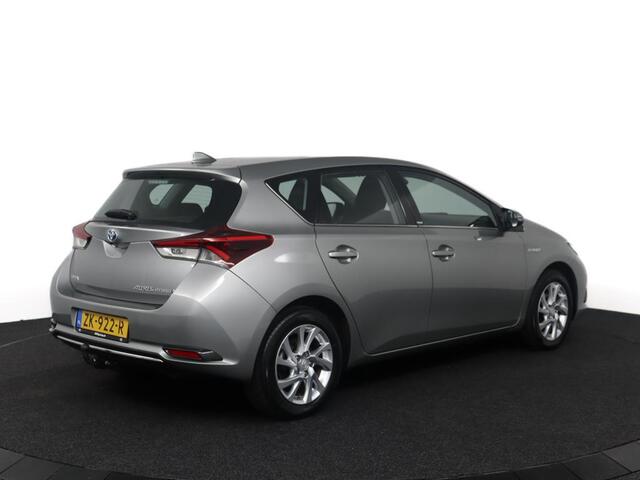 Toyota AURIS 1.8 Hybrid Executive | Navigatie | Stoelverwarming | Trekhaak |