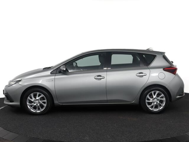 Toyota AURIS 1.8 Hybrid Executive | Navigatie | Stoelverwarming | Trekhaak |