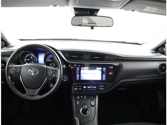 Toyota AURIS 1.8 Hybrid Executive | Navigatie | Stoelverwarming | Trekhaak |