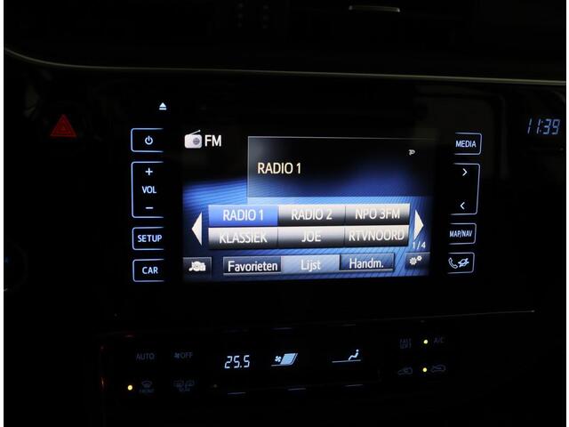 Toyota AURIS 1.8 Hybrid Executive | Navigatie | Stoelverwarming | Trekhaak |
