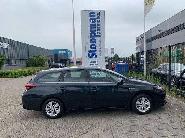 Toyota AURIS 1.8 Hybrid Touring Sports Business Plus