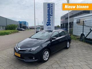 toyota-auris-1.8-hybrid-touring-spo