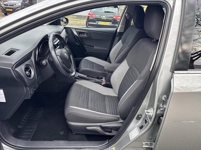 Toyota AURIS 1.8 Hybrid Dynamic | 06-10141018 Voor meer informatie