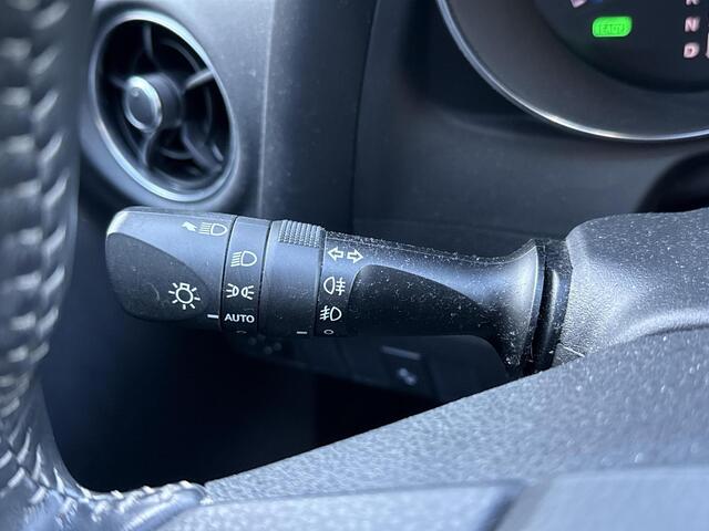 Toyota AURIS 1.8 Hybrid Lease Pro **TREKHAAK/ NAVIGATIE/ STOELVERWARMING/ KEYLESS ENTRY/ GARANTIE**