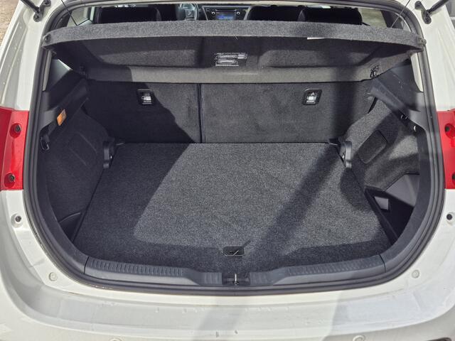 Toyota AURIS 1.8 Hybrid Lease Navigatie, Parkeersensoren, Stoelverwarming , All-in Rijklaarprijs