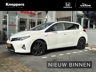 toyota-auris-1.8-hybrid-lease-navig