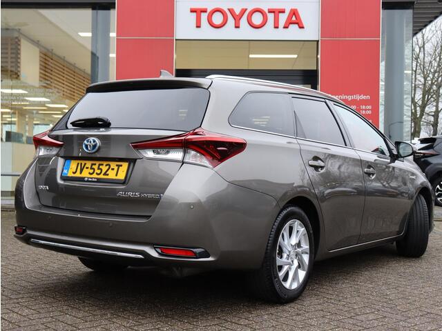 Toyota AURIS Touring Sports 1.8 Hybrid Executive, Parkeersensoren