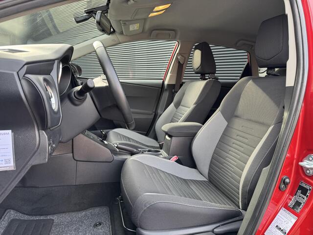 Toyota AURIS 1.8 Hybrid Dynamic | Trekhaak | Navigatie | Camera | Keyless Entry | Cruise & Climate Control | Bluetooth Tel. | DAB | Rijklaarprijs!