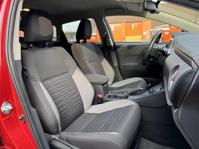 Toyota AURIS 1.8 Hybrid Dynamic | Trekhaak | Navigatie | Camera | Keyless Entry | Cruise & Climate Control | Bluetooth Tel. | DAB | Rijklaarprijs!