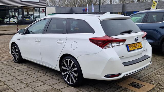 Toyota AURIS 1.8 Hybrid Dynamic