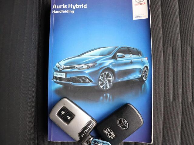 Toyota AURIS Touring Sports 1.8 Hybrid Executive Go | Navigatie | Cruise Control | Achteruitrijcamera | Lichtmetalen Velgen |