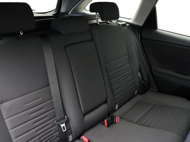 Toyota AURIS Touring Sports 1.8 Hybrid Executive Go | Navigatie | Cruise Control | Achteruitrijcamera | Lichtmetalen Velgen |