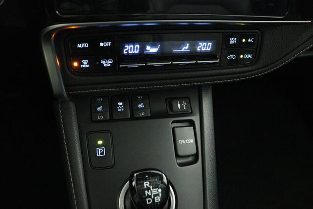 Toyota AURIS 1.8 Hybrid Business Pro | Panoramadak | Trekhaak | Navigatie | Parkeersensoren | Parkeercamera |