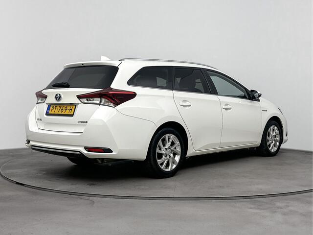 Toyota AURIS Touring Sports 1.8 Hybrid Dynamic Go | Camera | Navigatie | LM velgen | Cruise Control | Climate Control |