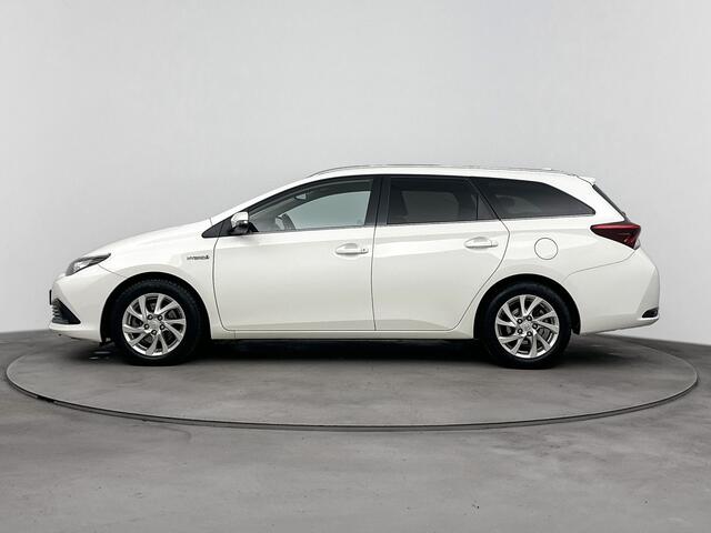 Toyota AURIS Touring Sports 1.8 Hybrid Dynamic Go | Camera | Navigatie | LM velgen | Cruise Control | Climate Control |
