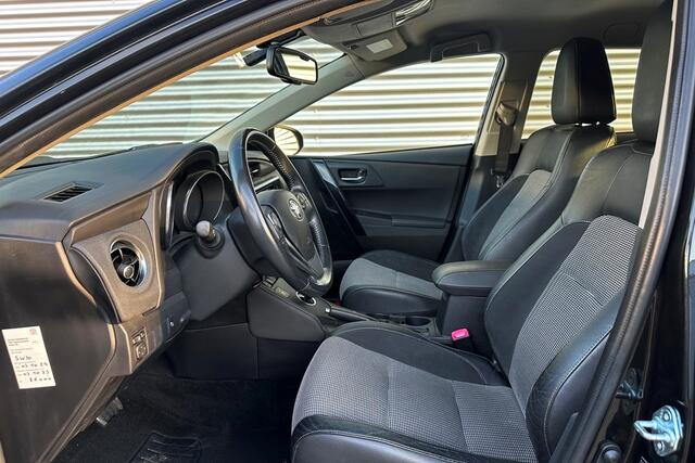 Toyota AURIS Touring Sports 1.8 Hybrid Executive Navi / Xenon