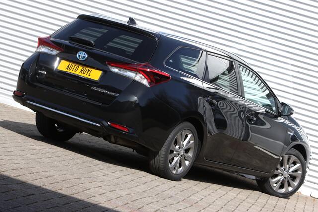 Toyota AURIS Touring Sports 1.8 Hybrid Executive Navi / Xenon