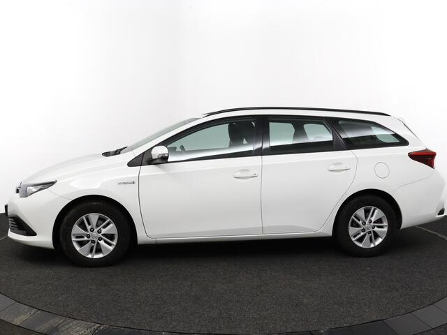 Toyota AURIS Touring Sports 1.8 Hybrid Now | Climate Control | Bluetooth | Lichtmetalen velgen |
