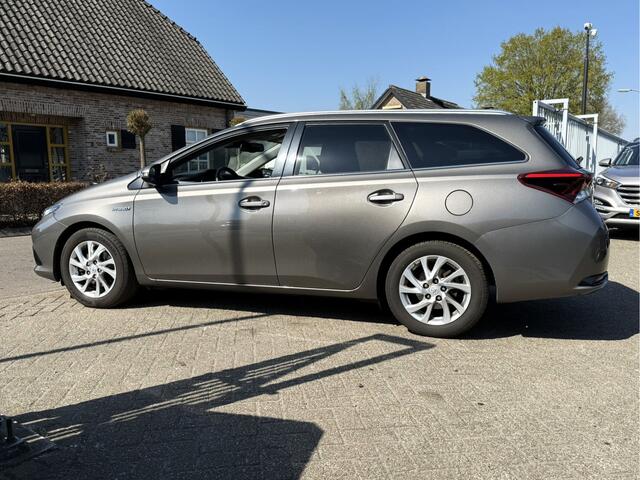 Toyota AURIS Touring Sports 1.8 HYBRID DYNAMIC GO NAVI/XENON/CAMERA/CRUISE B