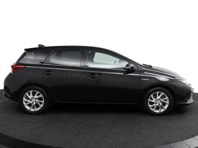 Toyota AURIS 1.8 Hybrid Dynamic | Trekhaak Afneembaar | Keyless Entry | Navigatie |