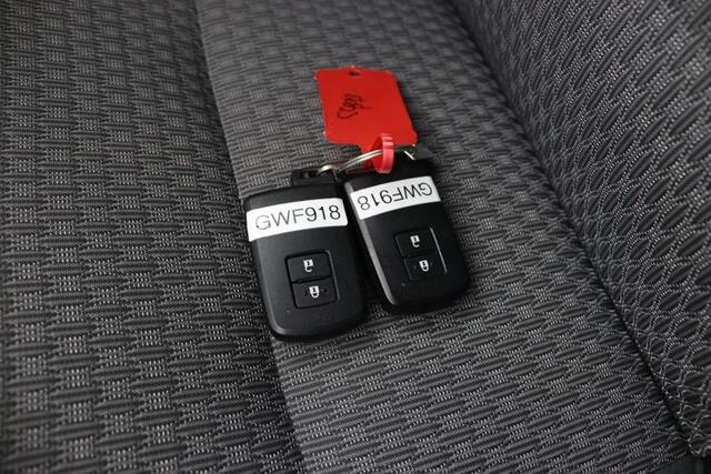 Toyota AURIS Touring Sports 1.8 Hybrid Dynamic | Stoelverwarming | Keyless | Cruisecontrol | Keyless | Lage km stand |