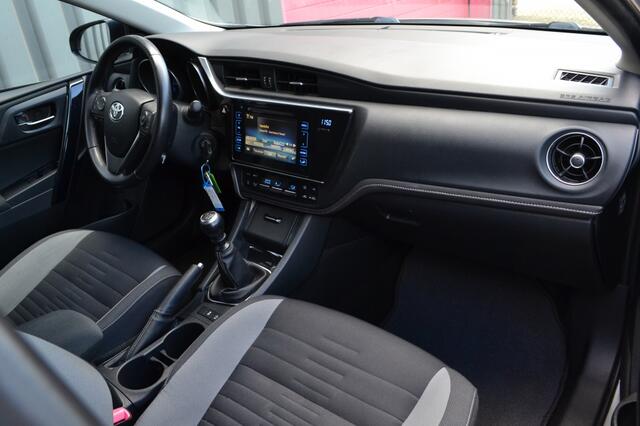 Toyota AURIS 1.2 T Dynamic Camera/PDC/1e eigenaar/17'' inch