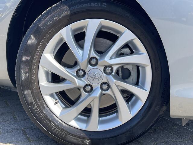 Toyota AURIS 1.8 Hybrid Dynamic | Trekhaak | Navi | Camera | Cruise | DAB+