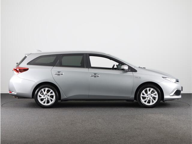 Toyota AURIS Touring Sports 1.8 Hybrid Executive | Half Lederen Bekleding | Parkeersensoren V+A | Navigatie | Stoelverwarming |