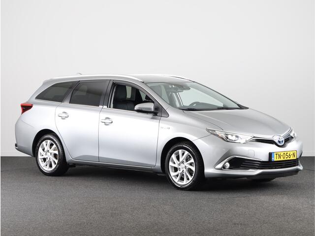 Toyota AURIS Touring Sports 1.8 Hybrid Executive | Half Lederen Bekleding | Parkeersensoren V+A | Navigatie | Stoelverwarming |