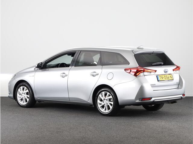 Toyota AURIS Touring Sports 1.8 Hybrid Executive | Half Lederen Bekleding | Parkeersensoren V+A | Navigatie | Stoelverwarming |