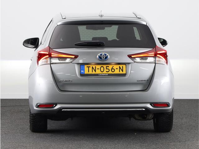 Toyota AURIS Touring Sports 1.8 Hybrid Executive | Half Lederen Bekleding | Parkeersensoren V+A | Navigatie | Stoelverwarming |