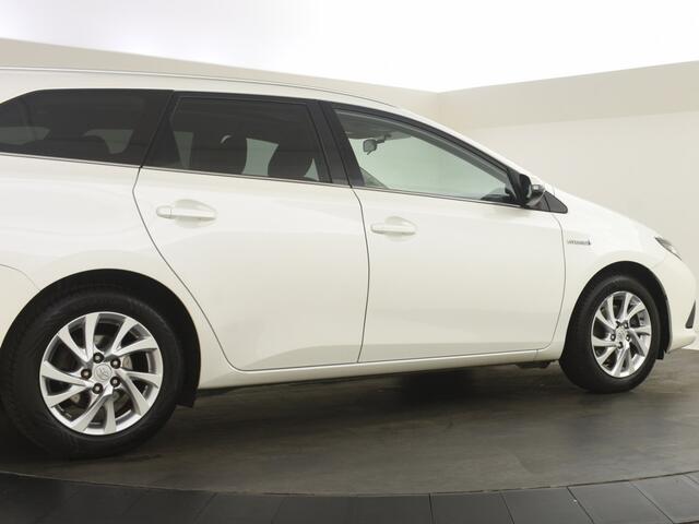 Toyota AURIS 1.8 Hybrid Trend | Panoramadak | Navigatie