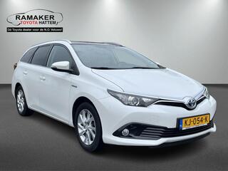 toyota-auris-1.8-hybrid-trend