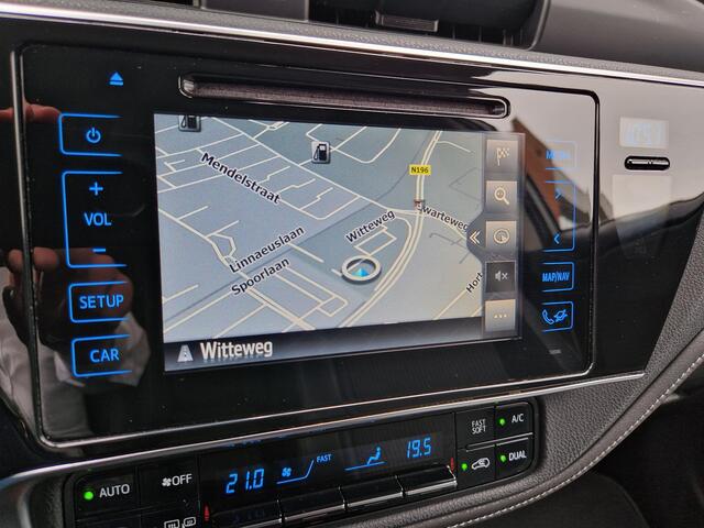 Toyota AURIS Touring Sports 1.8 Hybrid | Camera | Clima | Stoelverwarming | PDC | Cruise | Pano |