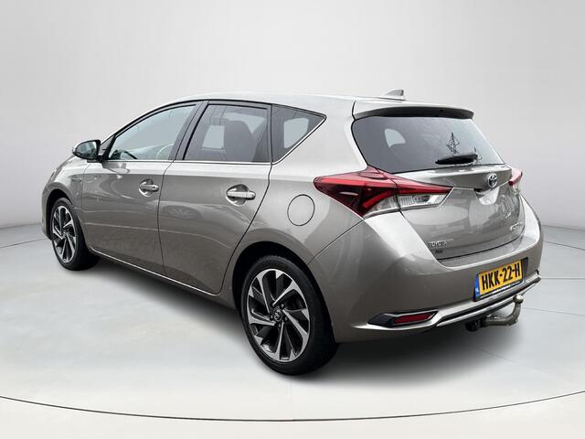 Toyota AURIS 1.8 Hybrid Dynamic **TREKHAAK/ NAVIGATIE/ STOELVERWARMING/ GARANTIE**
