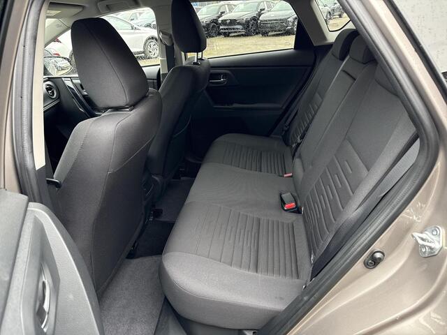 Toyota AURIS 1.8 Hybrid Dynamic **TREKHAAK/ NAVIGATIE/ STOELVERWARMING/ GARANTIE**