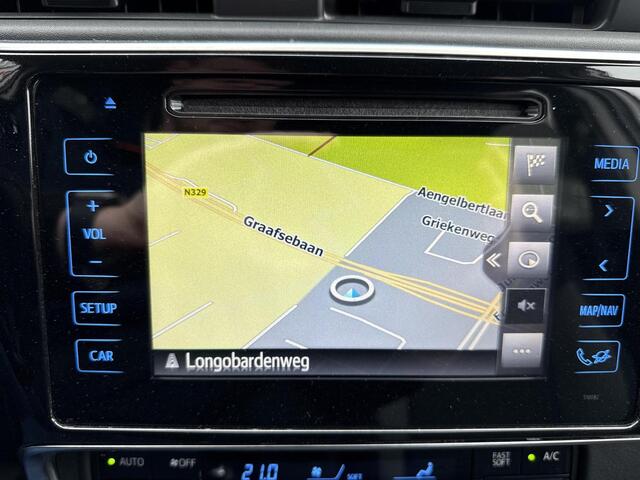 Toyota AURIS 1.8 Hybrid Dynamic **TREKHAAK/ NAVIGATIE/ STOELVERWARMING/ GARANTIE**