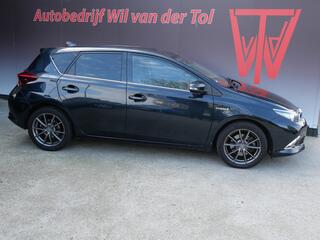 toyota-auris-1.8-hybrid-executive-