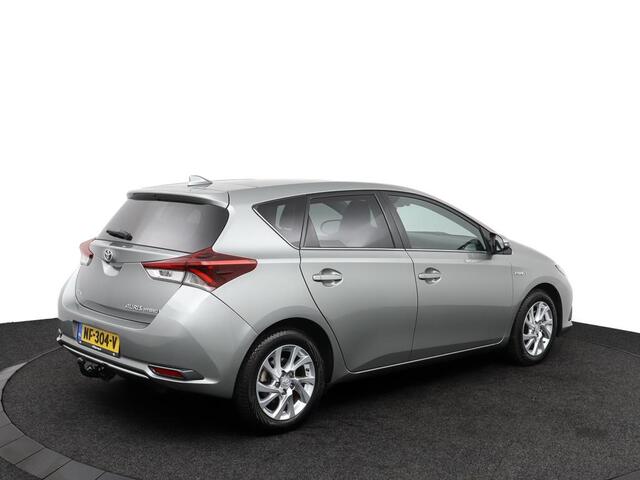 Toyota AURIS 1.8 Hybrid Trend | Panoramadak | Trekhaak | Parkeercamera |