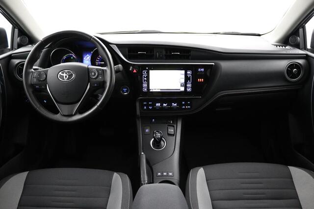 Toyota AURIS 1.8 Hybrid Trend | Panoramadak | Trekhaak | Parkeercamera |
