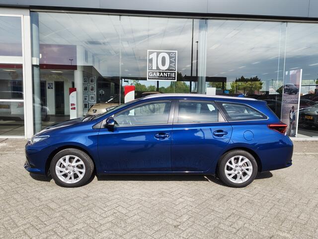 Toyota AURIS 1.2T Active | Trekhaak | Navi | All-Season | Cruise Control |