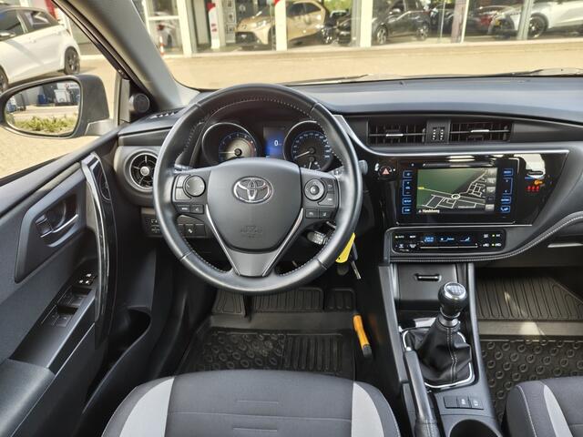 Toyota AURIS 1.2T Active | Trekhaak | Navi | All-Season | Cruise Control |