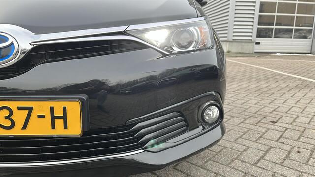 Toyota AURIS Touring Sports 1.8 Hybrid Dynamic Go | All-in prijs | Navigatiesysteem | Bluetooth | Camera |